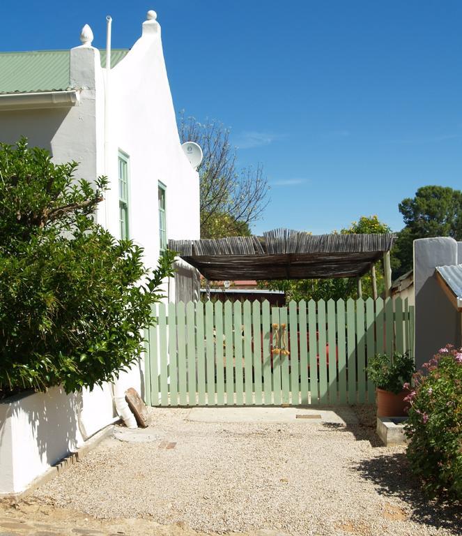 Room @ Irissa Sanctuary De Rust Exterior photo